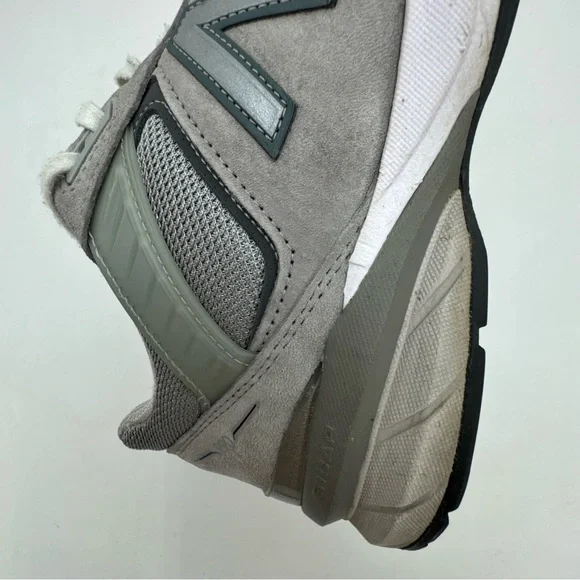 New Balance Grey Mesh Suede 990v5 Sneakers